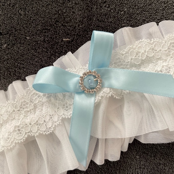 TORRID NWOT Wedding Garter 1/2 - Picture 3 of 6